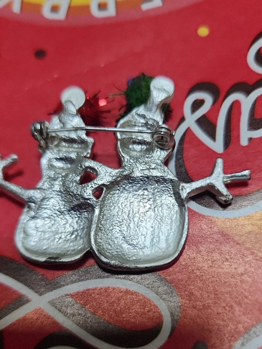 AJMC Festive Snowman Couple Pin Brooch - White, Red, Green